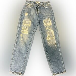 DL1961 Goldie High Rise Boyfriend Shredded Jeans ⭐
Size 26